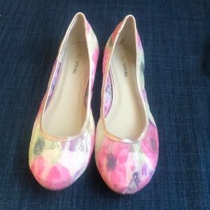 Call it Spring floral flats